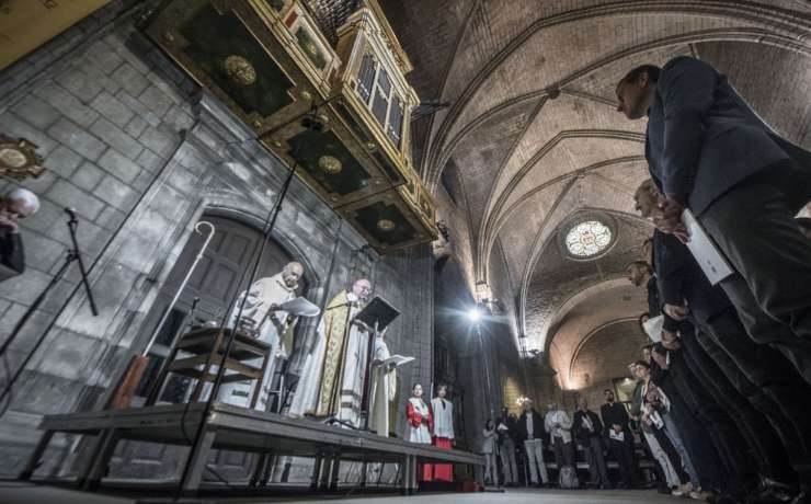 Una catedral plena a vessar dona la benvinguda al renovat orgue de Solsona